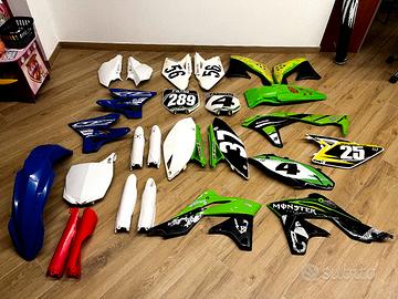 Kit plastiche Kawasaki Kx e Yz e ricambi Honda crf