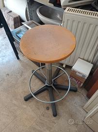 Sgabello tecnico in legno