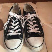 Converse nere