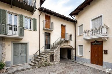 3 LOCALI A LANZO TORINESE