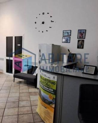 Immobile di 325 m² a Livorno