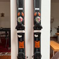 Sci Dynastar SPEEDZobe 174 e attacchi look