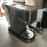 Macchina di caffè e cappuccino