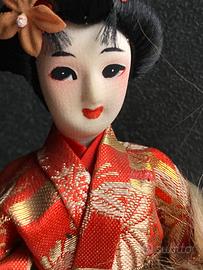 Bambola Japan Yaegaki con elmo dorato del 1980