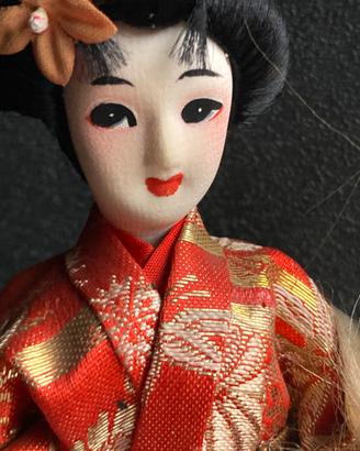 Bambola Japan Yaegaki con elmo dorato del 1980