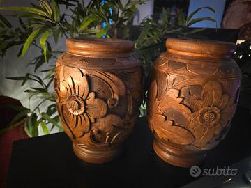 2 vasi intagliati in legno collezione