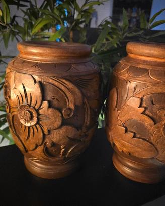 2 vasi intagliati in legno collezione