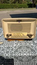 Radio Philips BI210A funzionante.