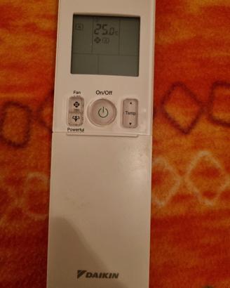 2 telecomandi originali Daikin