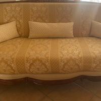 Set di divani uno grande e uno piu piccolo