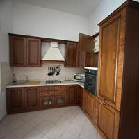 Cucina Arte Povera  con tavolo  e sei sedie