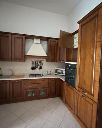 Cucina Arte Povera  con tavolo  e sei sedie