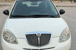 Lancia Y 1.2 benzina 2011