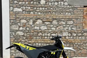 Husqvarna 701 Supermoto