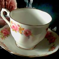 Tazza vintage  da tè Royal Albert 