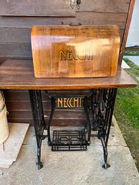 Macchina da cucire Necchi