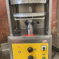 Formatrice pizze , pressa per pizze