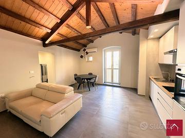 Trilocale ristrutturato e arredato Via Del Cardo