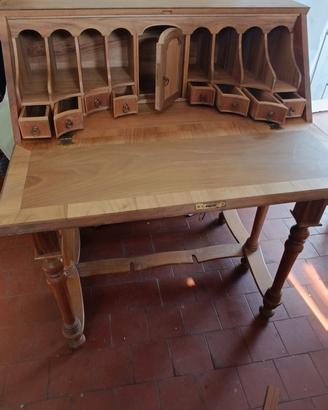 Scrittoio a ribalta "secretaire" in legno massello