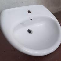 Lavandino in ceramica colore bianco nuovo