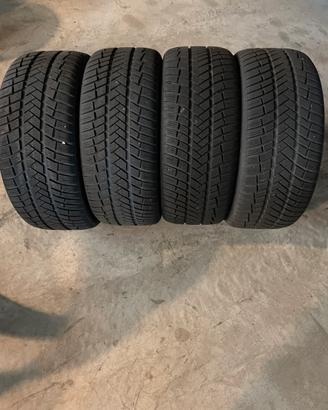 Pneumatici 275/40/22