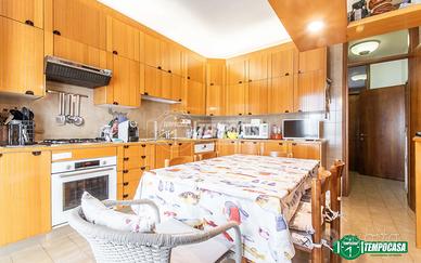 AMPIO APPARTAMENTO DI 160 METRI CON CANTINA STACCA