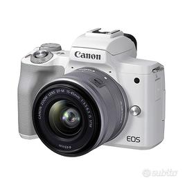 Canon EOS M50 Mark II bianca