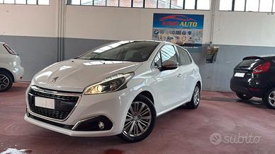 Peugeot 208 PureTech 82 5 porte Allure