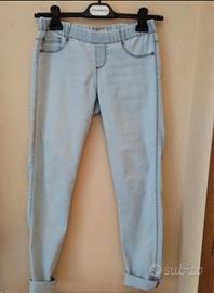 Jeggings azzurro pastello con risvolto