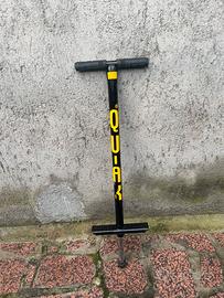 Pogo qu-ax