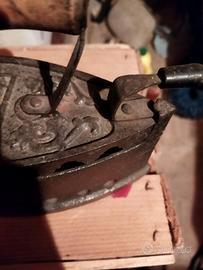 Ferro da stiro a carbone braci