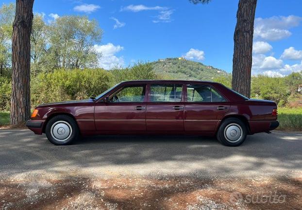 Mercedes 260 E Limousine Lang