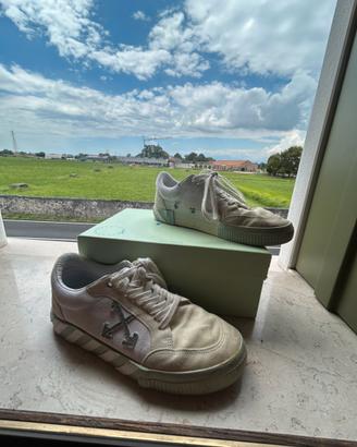 off-white low vulcanized canvas/suede