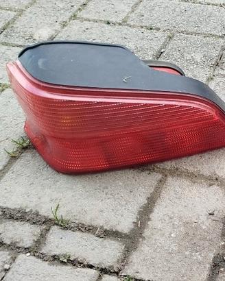 fanale posteriore dx Peugeot 106
