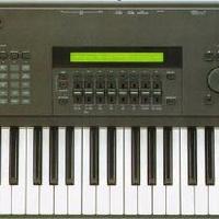 Yamaha SY-85 