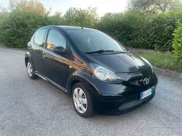 Toyota Aygo 5porte benzina neopatentati