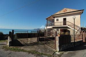3 LOCALI A VIBONATI