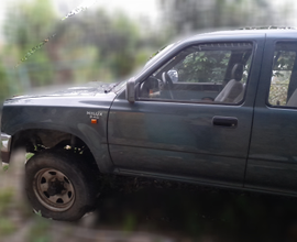 Pick up Toyota hilux doublecab con cassone