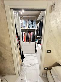 Cabina armadio compreso di cassettiere e scarpiera