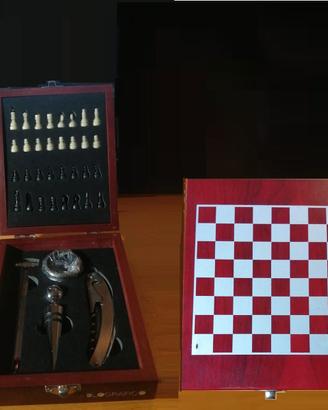 Piccola scacchiera con accessori per bottiglie