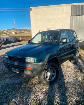 Disponibili ricambi Nissan Terrano II 2.7 td.