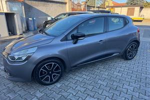 Renault Clio 1.2 75CV 5 porte neopatentati