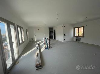 Mogliano Veneto centro - Nuovo attico in palazzo s