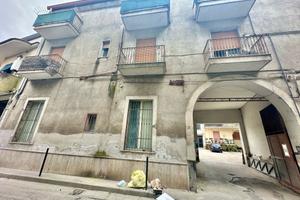 Casandrino 1 piano 4 vani 95.000
