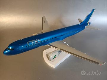 Aereo Airbus A 320 'ITA new - Scala 1/100