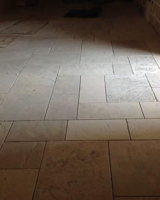 Pavimenti esterni interni di solo pietra