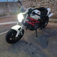 Ducati Monster 796+ depotenziata