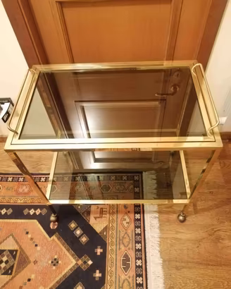 CARRELLO CON VASSOIO ESTRAIBILE IN  VETRO FUME’