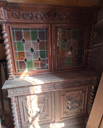 credenza 2 corpi rinascimentale scolpita 