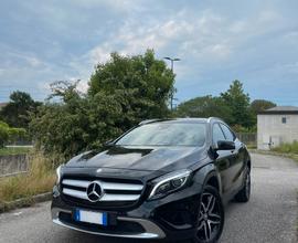 Mercedes-Benz GLA 200d 4Matic